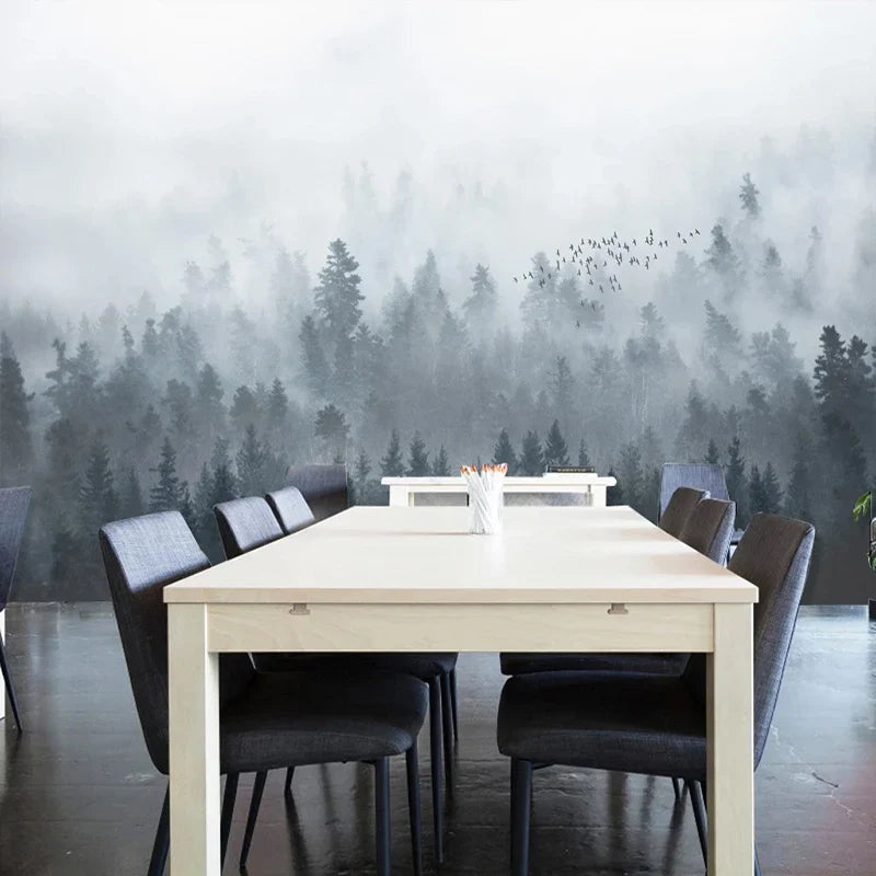 Witte eettafel met zwarte stoelen naast Behang met Bos Afbeelding op waterdicht canvas