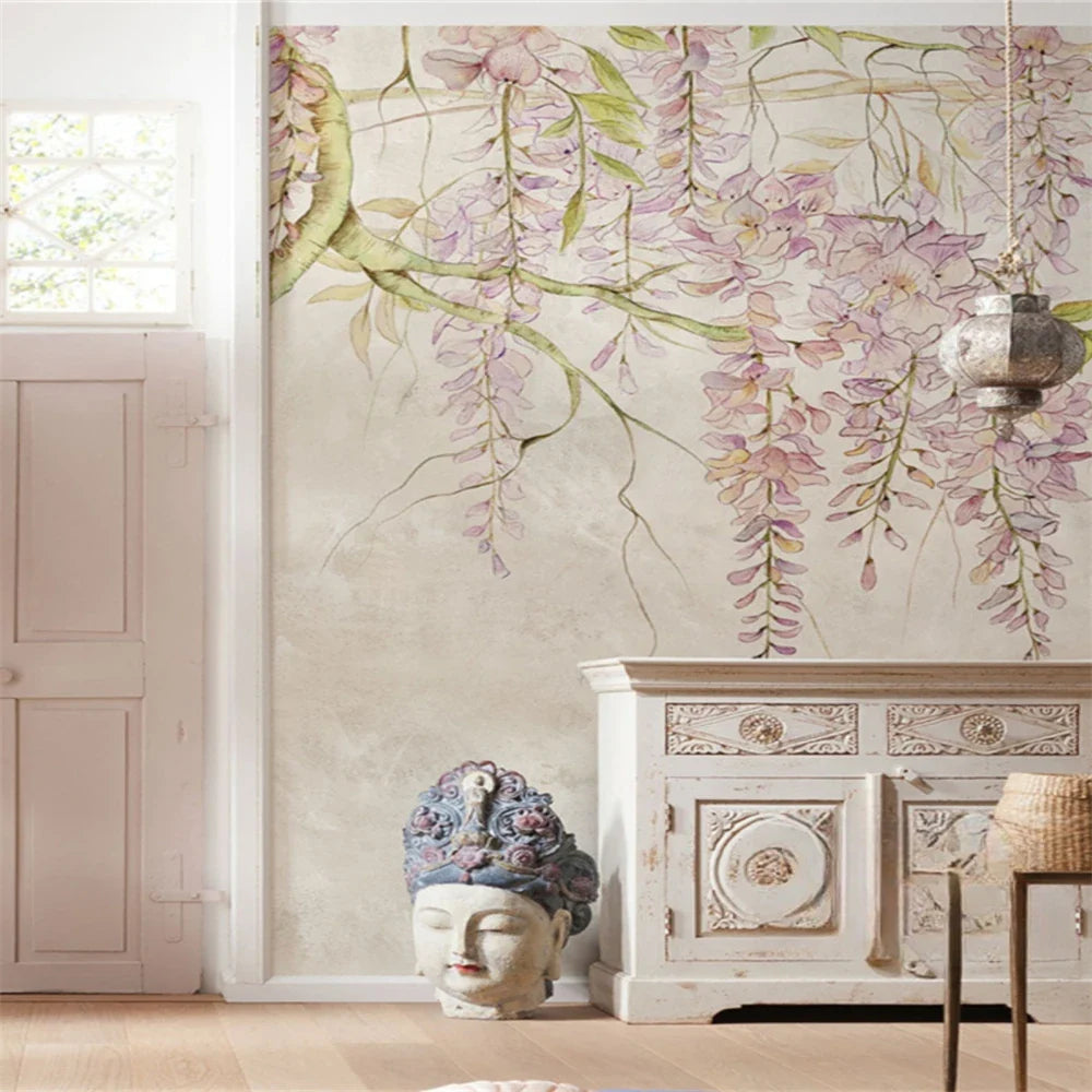 Delicate floral mural with hanging wisteria in Behang Oud Roze Bloemen ontwerp