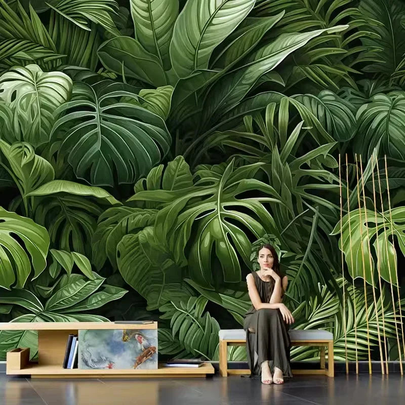 Weelderig tropisch bladbehang met oversized monstera en palmbladeren.